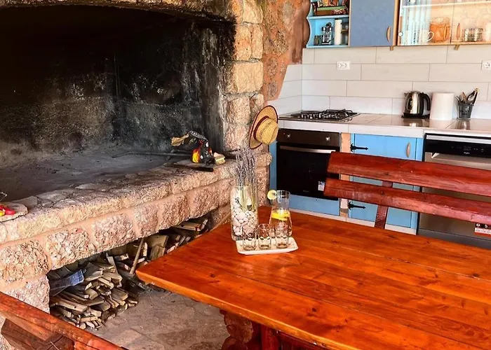 펜션 Kolonjicha Dvori 이반 돌라츠