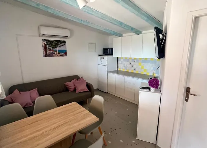 Kolonjicha Dvori * 이반 돌라츠