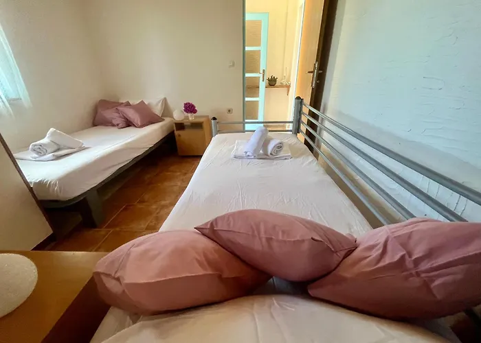 펜션 Kolonjicha Dvori *